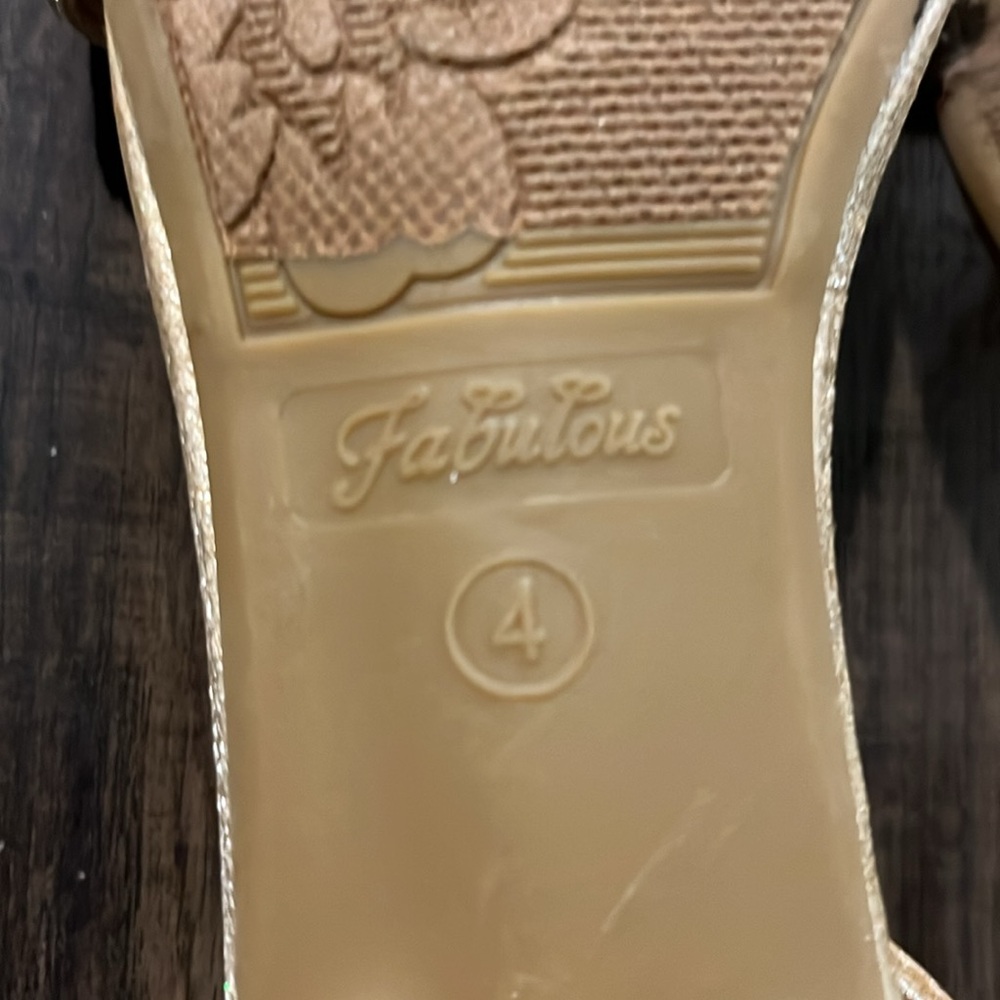 FABULOUS Youth Girls Dress Pump w Ankle Straps Rose Gold EUC sz Big Kids 4 EUC - Picture 11 of 11